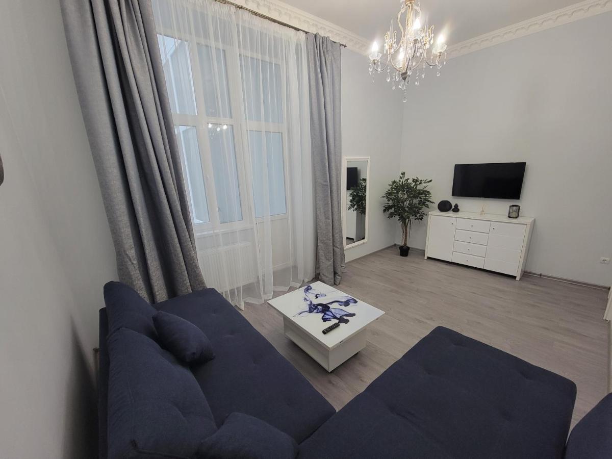 Warm & Cozy Apartment In The Heart Of Historical Львов Экстерьер фото
