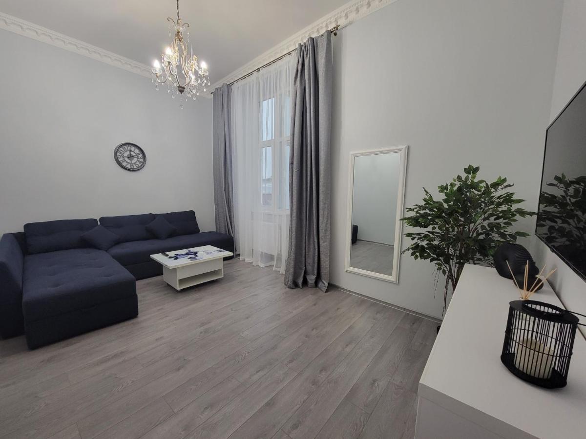 Warm & Cozy Apartment In The Heart Of Historical Львов Экстерьер фото
